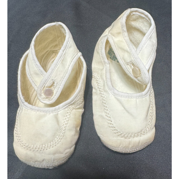 Vintage White Baby Shoes Mrs. Day's Ideal sz 2 button top Precious - Picture 3 of 5